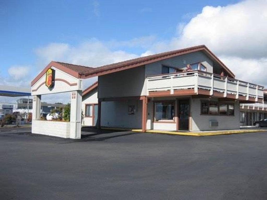 布拉格堡速8酒店 外观 照片